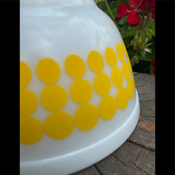 RARE Pyrex ‘Dot’ 1 1/2 Quart Bowl circa 1968-1973 - Picture 5 of 10